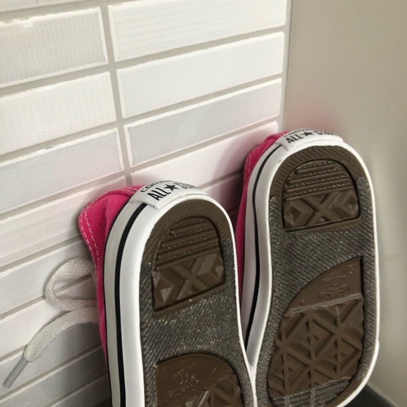 EUC Converse baby Chuck Taylor Low Top - Picture 9 of 10